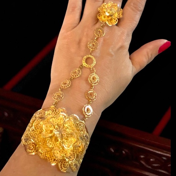 Elegant Solid 21K 916 Yellow Gold Fancy Floral PANJA Hand Bracelet BEAUTY!! - Picture 4 of 17